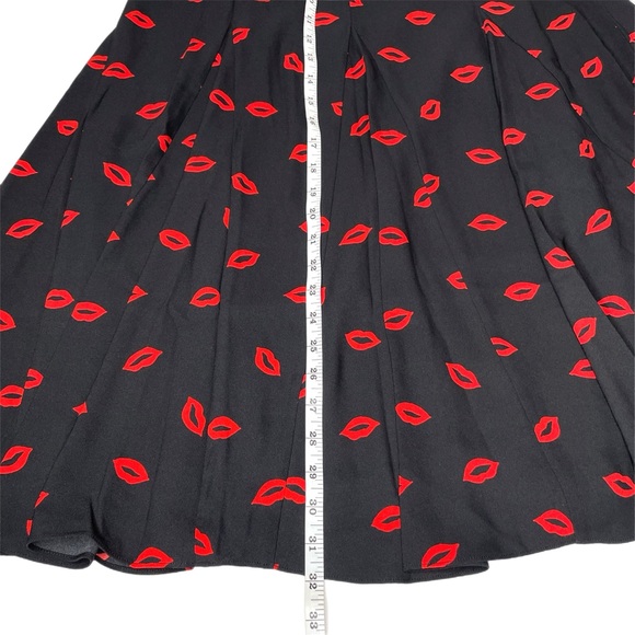 Kate Spade Lips Kisses Printed Skirt Sz 00 - Picture 9 of 9